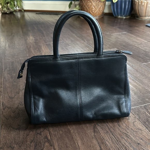 Vintage Etienne Aigner Handbag - Picture 2 of 12